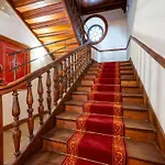 Attic Historic Building With Air Conditioning Apartamento