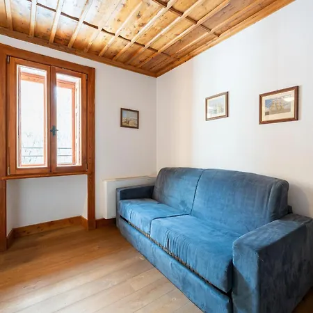 公寓 Attic Historic Building With Air Conditioning 切雷索莱雷阿莱