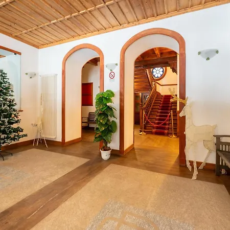 Attic Historic Building With Air Conditioning Apartamento Ceresole Reale