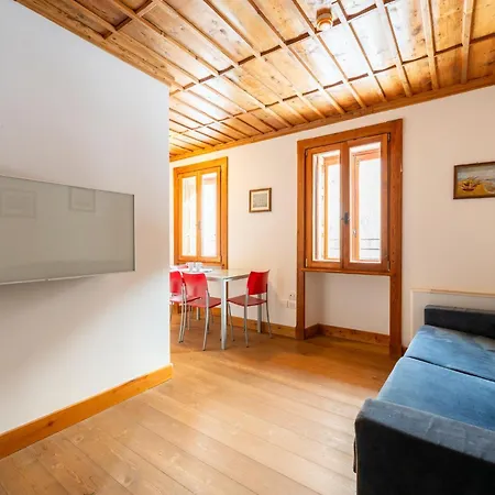 公寓 Attic Historic Building With Air Conditioning *