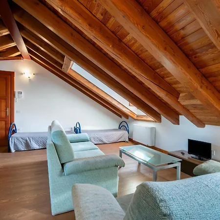 公寓 Attic Historic Building With Air Conditioning