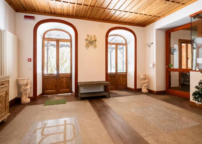 Apartamento Attic Historic Building With Air Conditioning