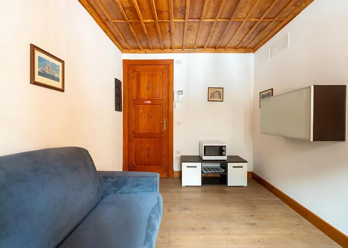 Attic Historic Building With Air Conditioning Apartamento
