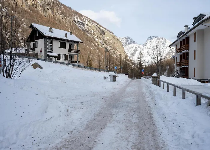 Apartamento Attic Historic Building With Air Conditioning
